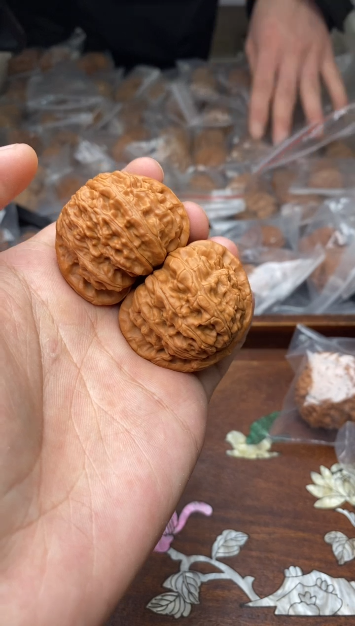 【闪购商品】文玩核桃把件A54号42尺白狮子.团
