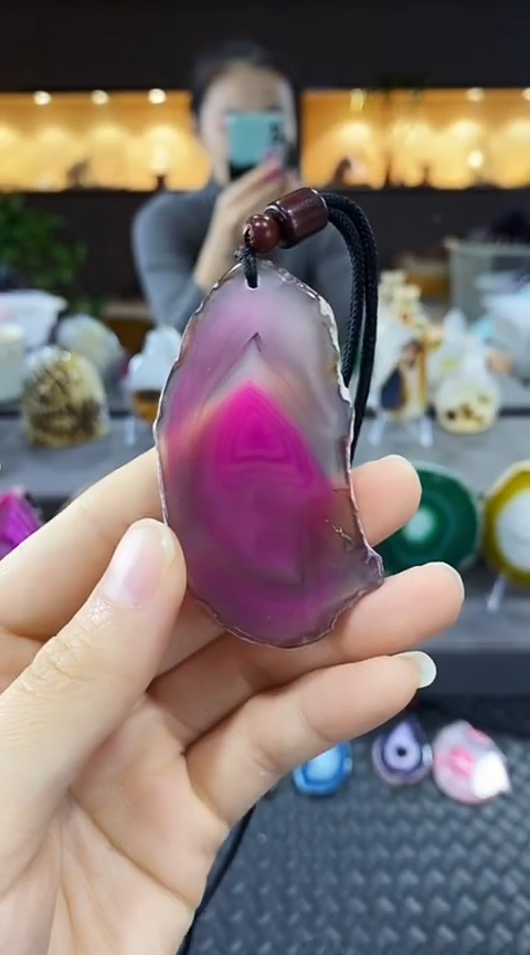 未镶嵌颈饰玛瑙/玉髓和**乐玛瑙