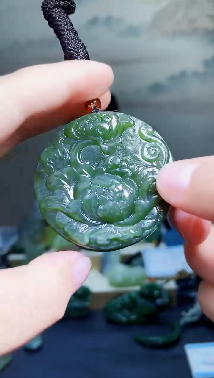 颈饰未镶嵌和田玉1