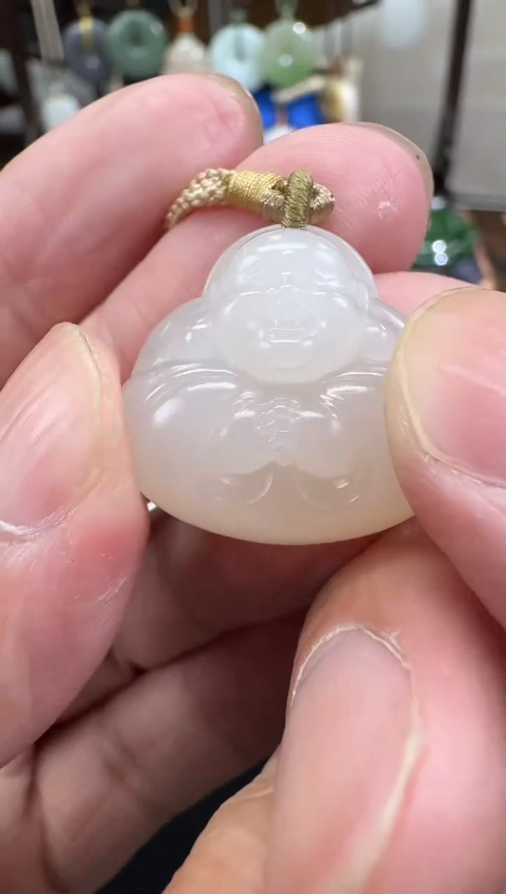 和田玉未镶嵌颈饰藕粉抱抱佛吊坠