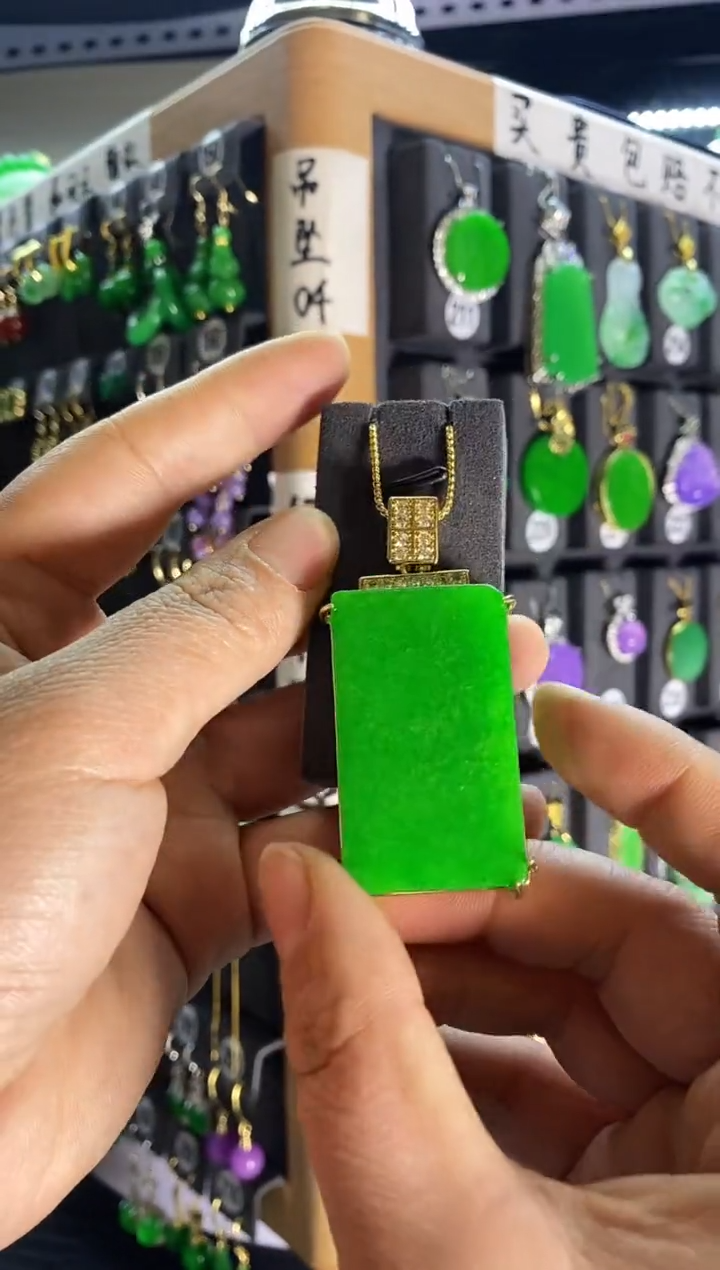 【闪购商品】翡翠颈饰银S925镶嵌218...