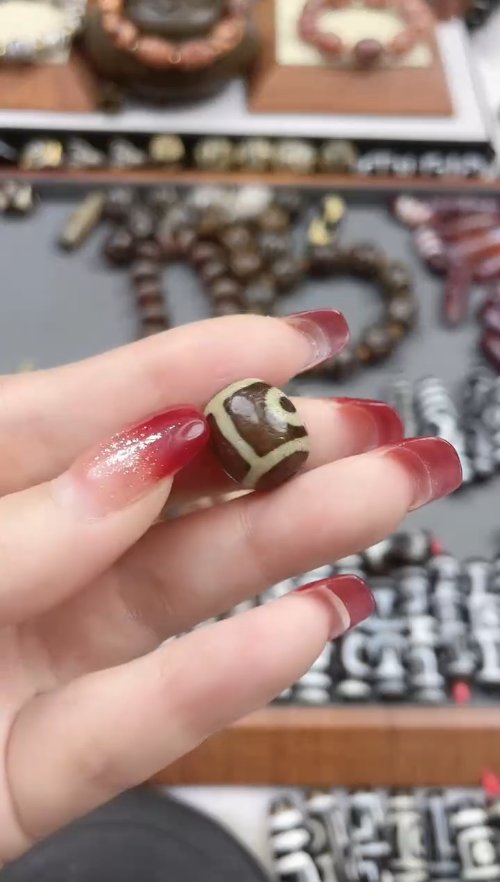 【闪购商品】玛瑙/玉髓珠珠未镶嵌二眼达洛