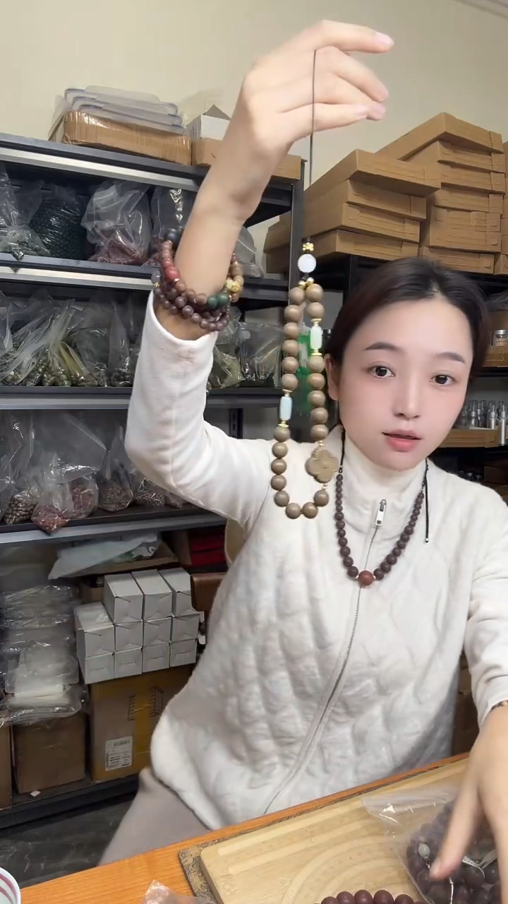 泥塑灵嗅拂尘手持挂件