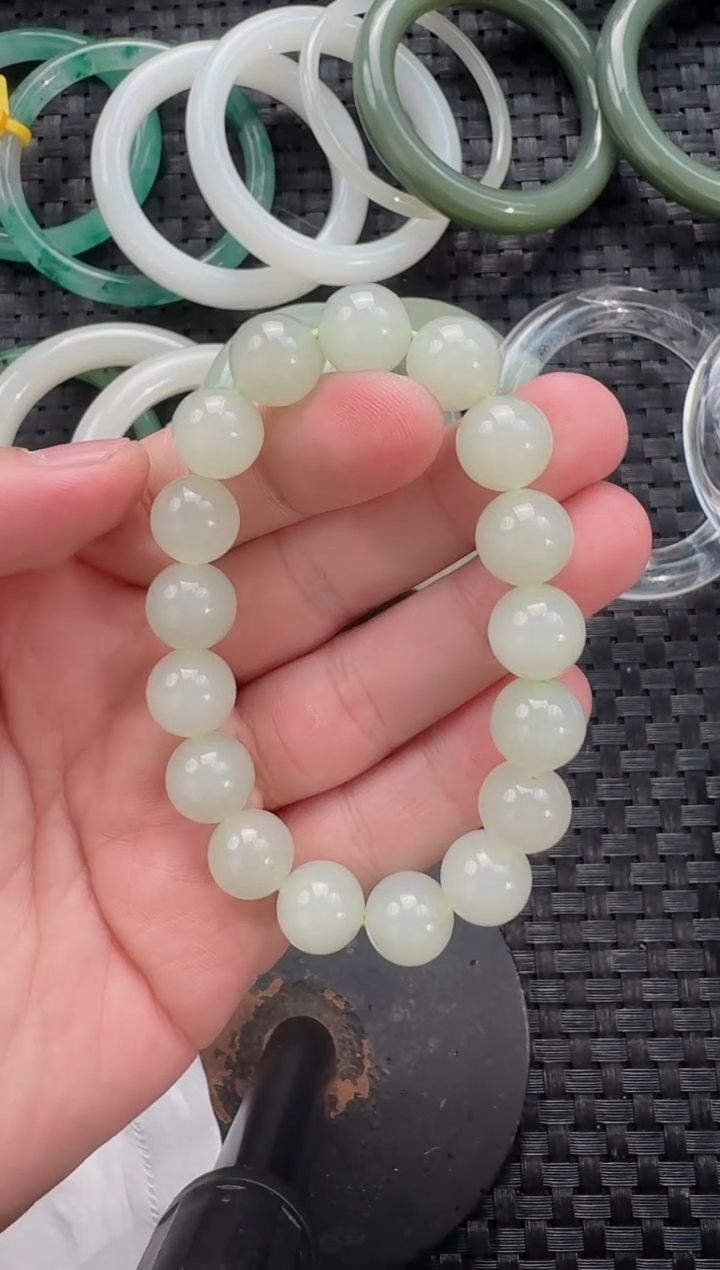 颈饰未镶嵌和田玉12mm晴水手串