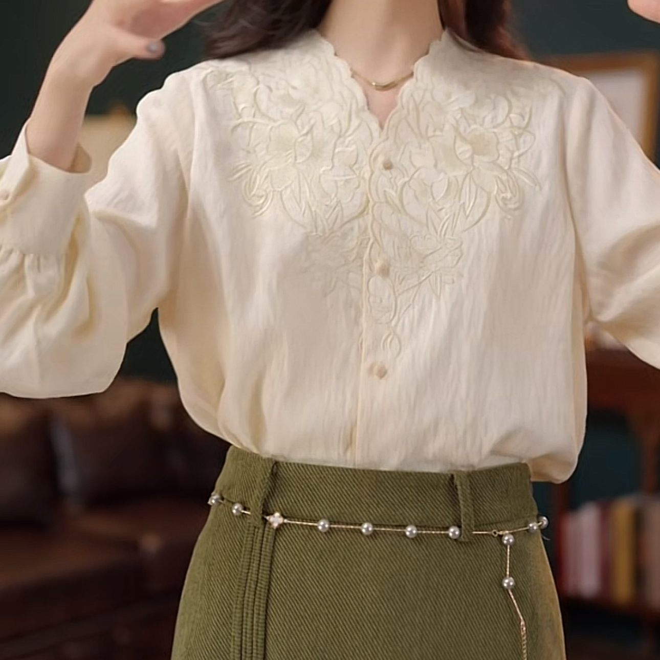 港风复古纯色长袖衬衫宽松百搭上衣女2025春季新款设计感时尚衬衣