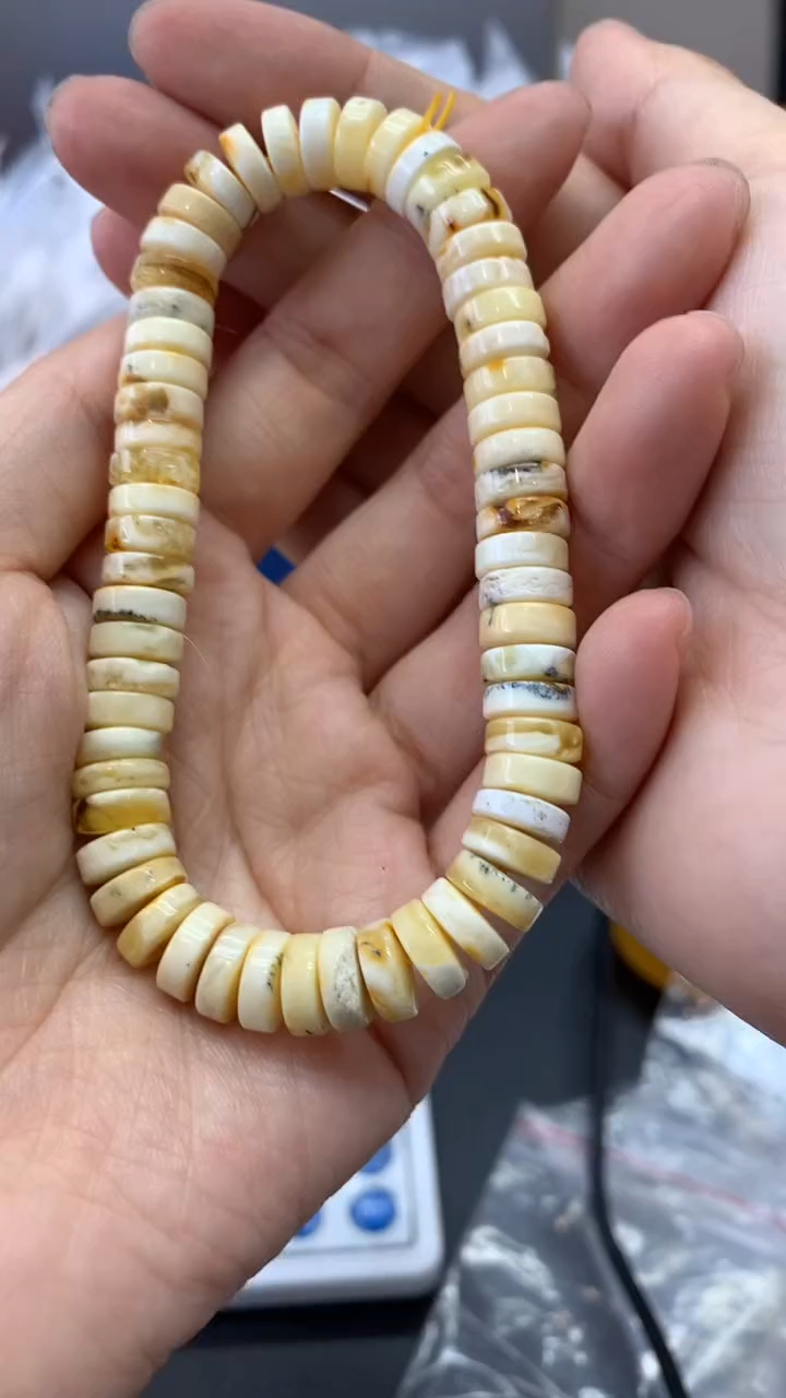 未镶嵌琥珀珠宝奇石117