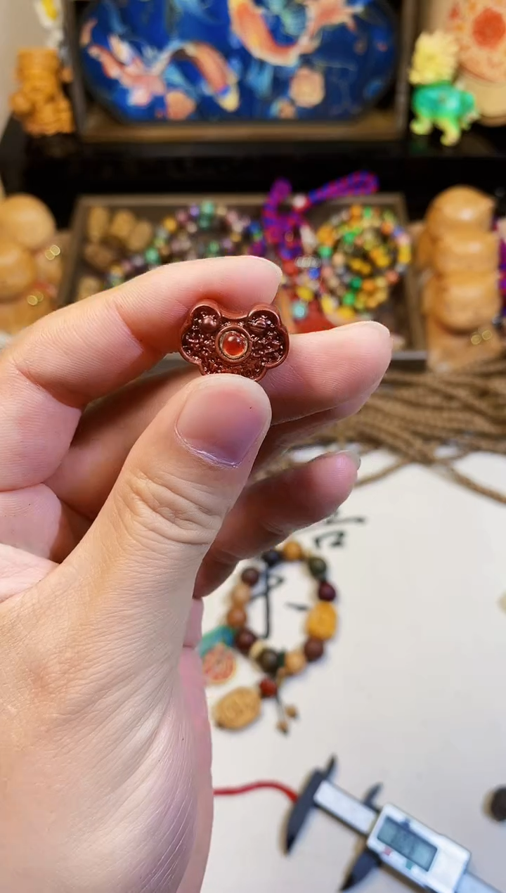 【闪购商品】非洲檀香把件小叶锁牌