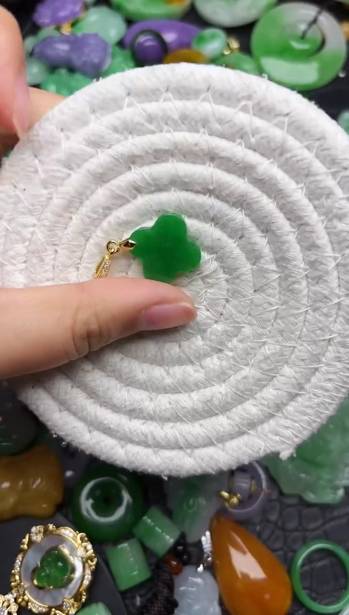 颈饰未镶嵌翡翠缅甸翡翠吊坠