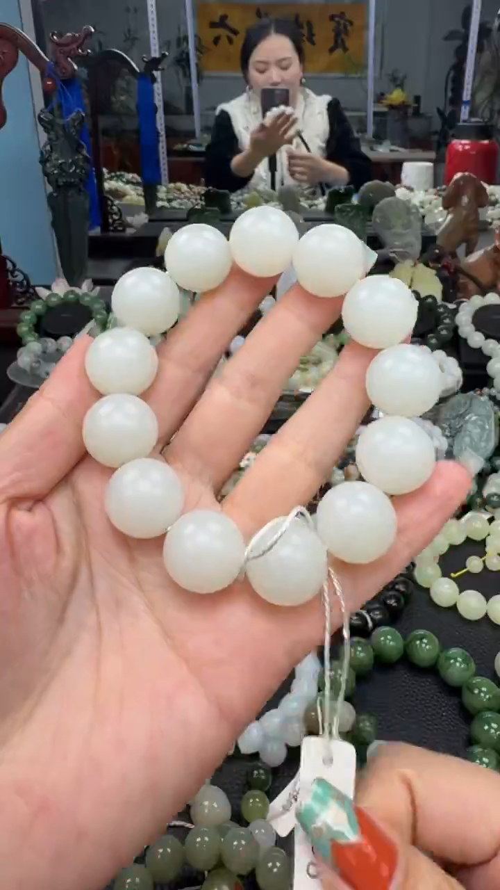 未镶嵌手串和田玉俄白玉卡18