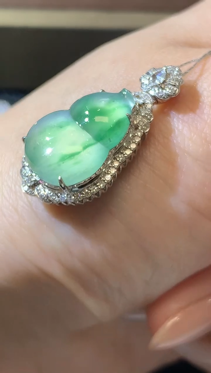 【闪购商品】翡翠吊坠(不含链)18K金镶嵌C31