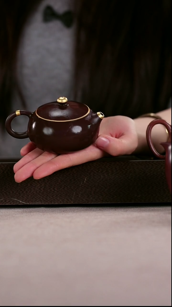 茶壶紫砂四号井茄皮紫泥描金扁西施