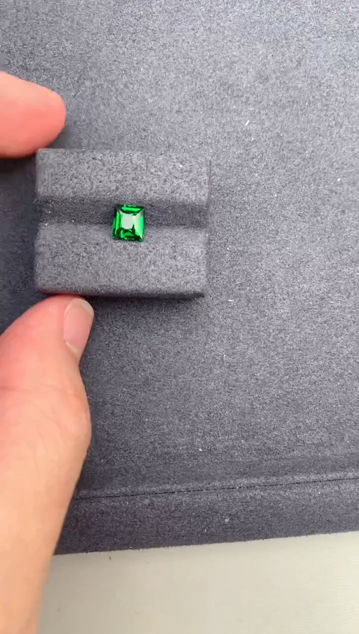 【闪购商品】石榴石（沙弗莱）裸石未镶嵌1.1ct沙弗莱