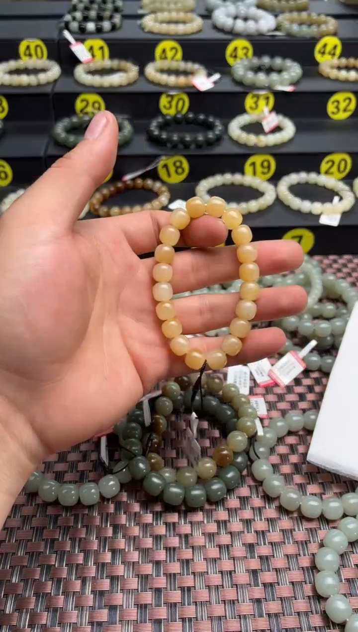 手串未镶嵌和田玉且末料金山糖白手串卡9*10