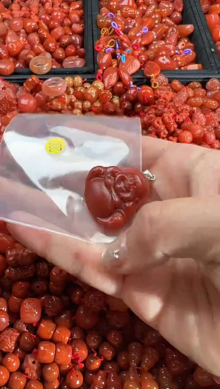 【闪购商品】南红玛瑙颈饰未镶嵌1