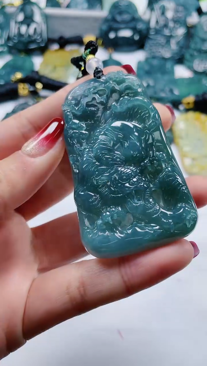 【闪购商品】翡翠颈饰未镶嵌             