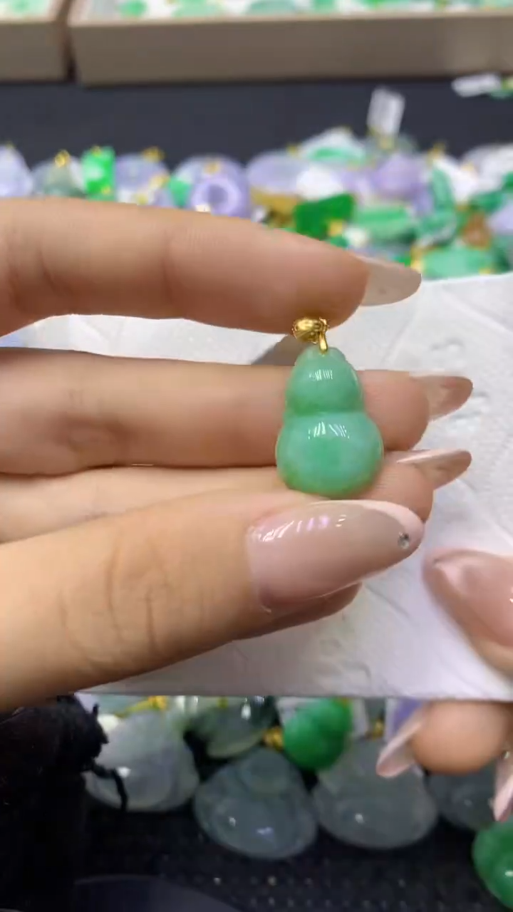 颈饰未镶嵌翡翠天然缅甸翡翠A货