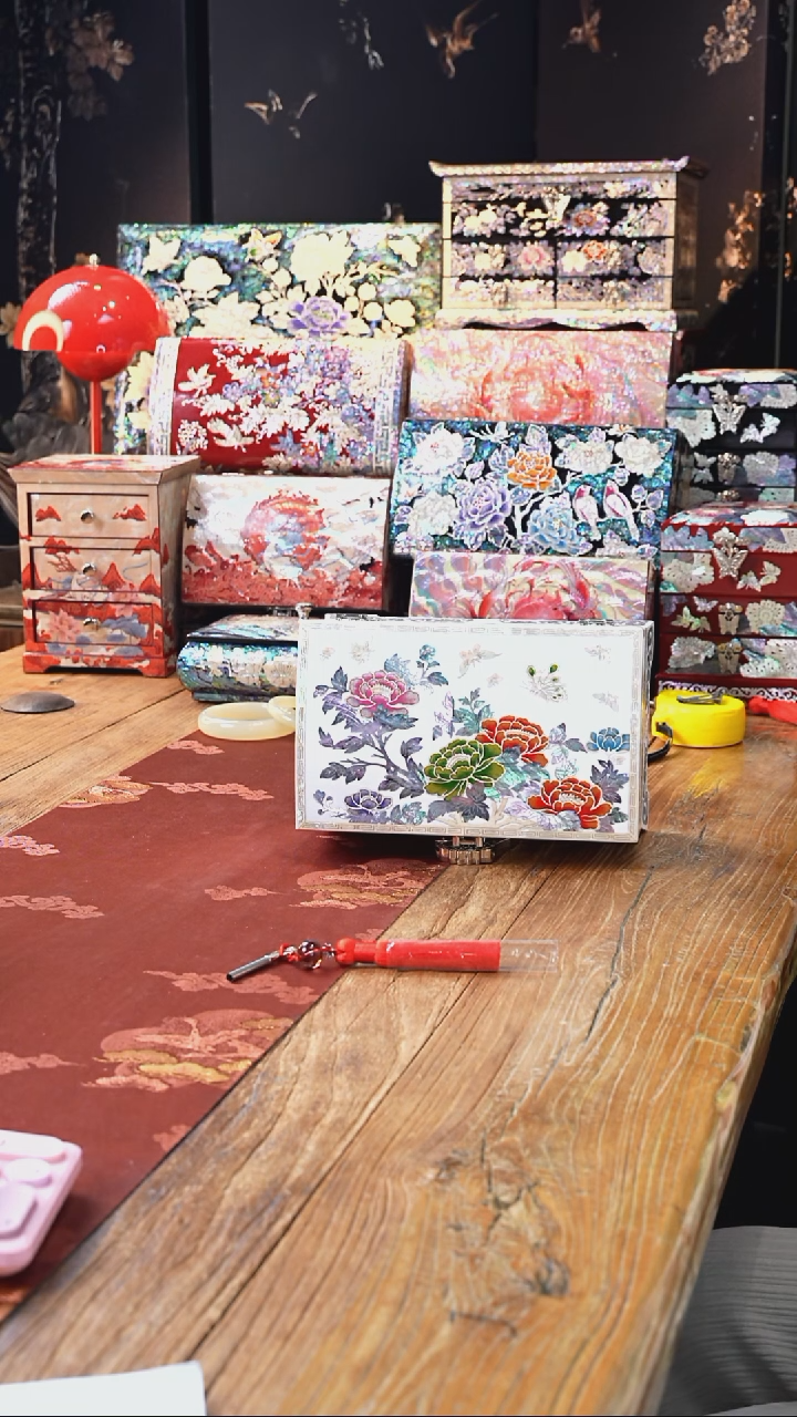 【闪购商品】瓷片瓷片螺钿工艺香椿木首饰盒