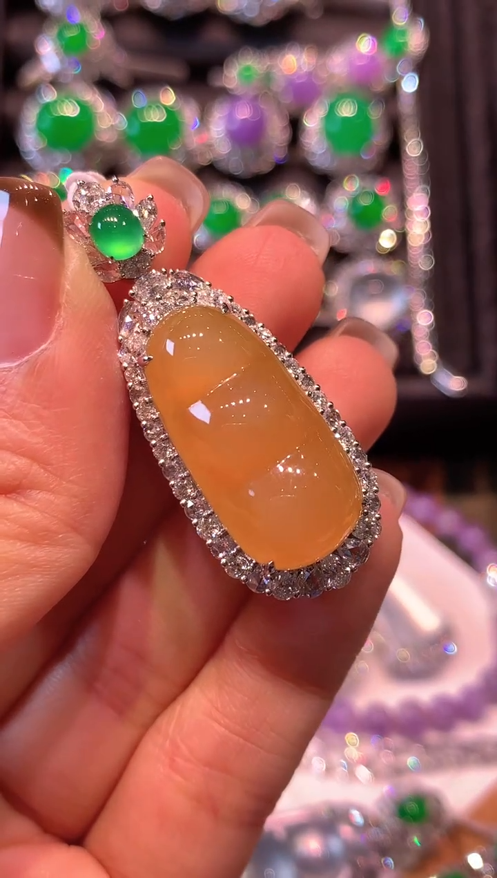 吊坠(不含链)18K金镶嵌翡翠翡翠