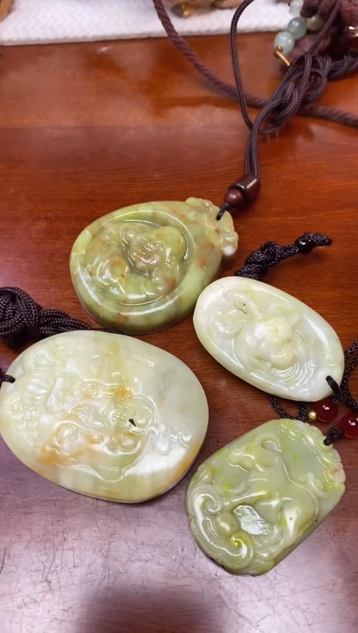 未镶嵌岫玉吊坠拍一发四