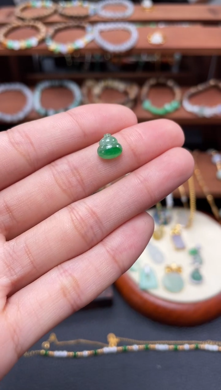 【闪购商品】翡翠吊坠(不含链)未镶嵌一个  JK275