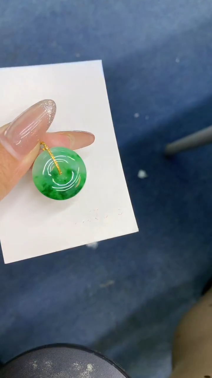 颈饰18K金镶嵌翡翠11