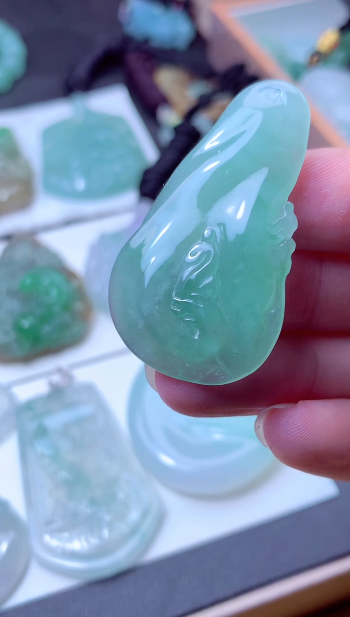 颈饰未镶嵌翡翠天然A货翡翠