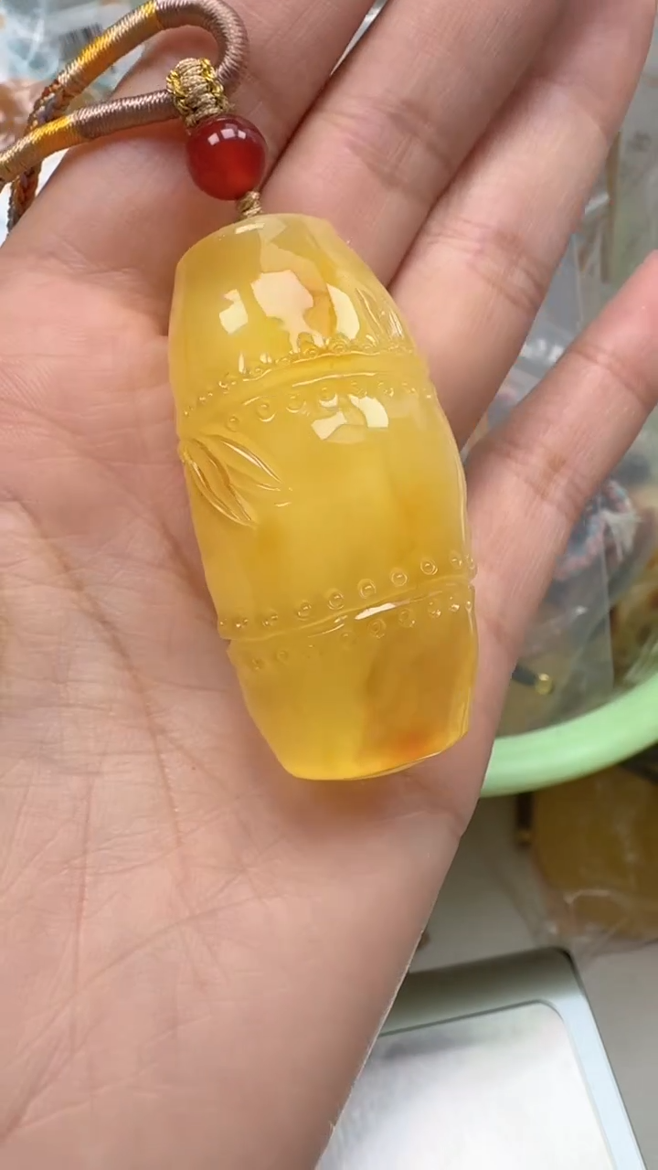 裸石琥珀未镶嵌如图
