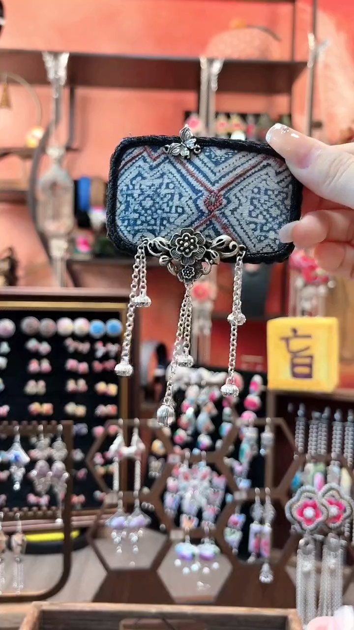 织绣云织谣民族风精美饰品 94