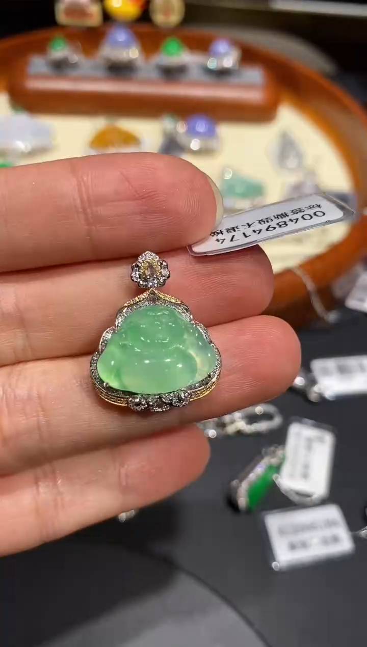 【闪购商品】翡翠颈饰18K金镶嵌吊坠