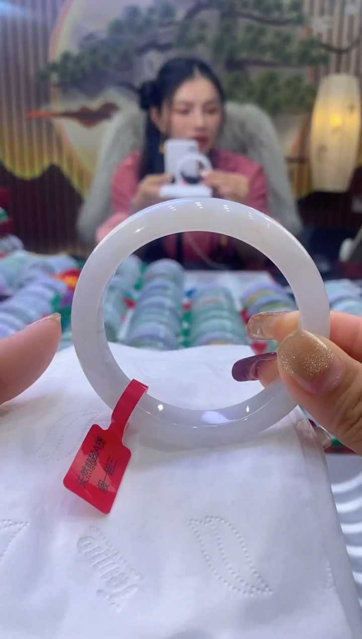 【闪购商品】翡翠手镯未镶嵌多人01818