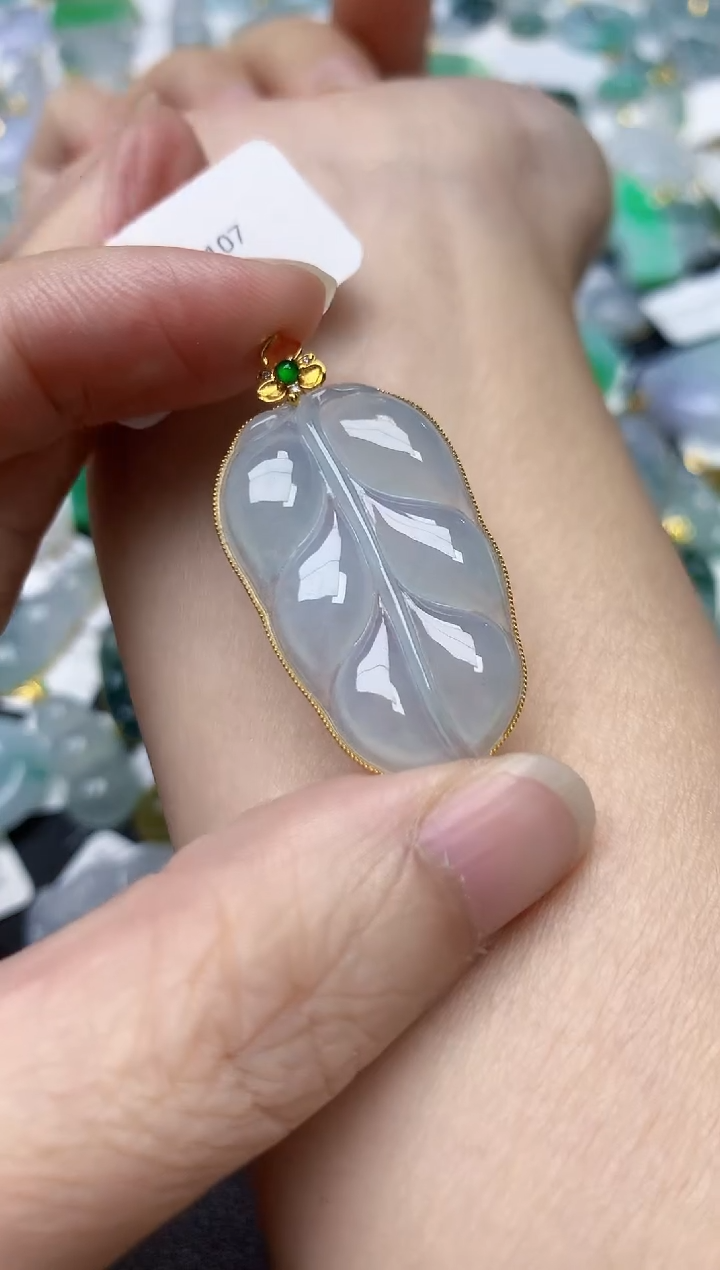 颈饰18K金镶嵌翡翠天然缅甸A货翡翠