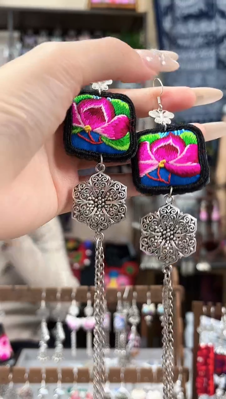 织绣民族风非遗老绣饰品551