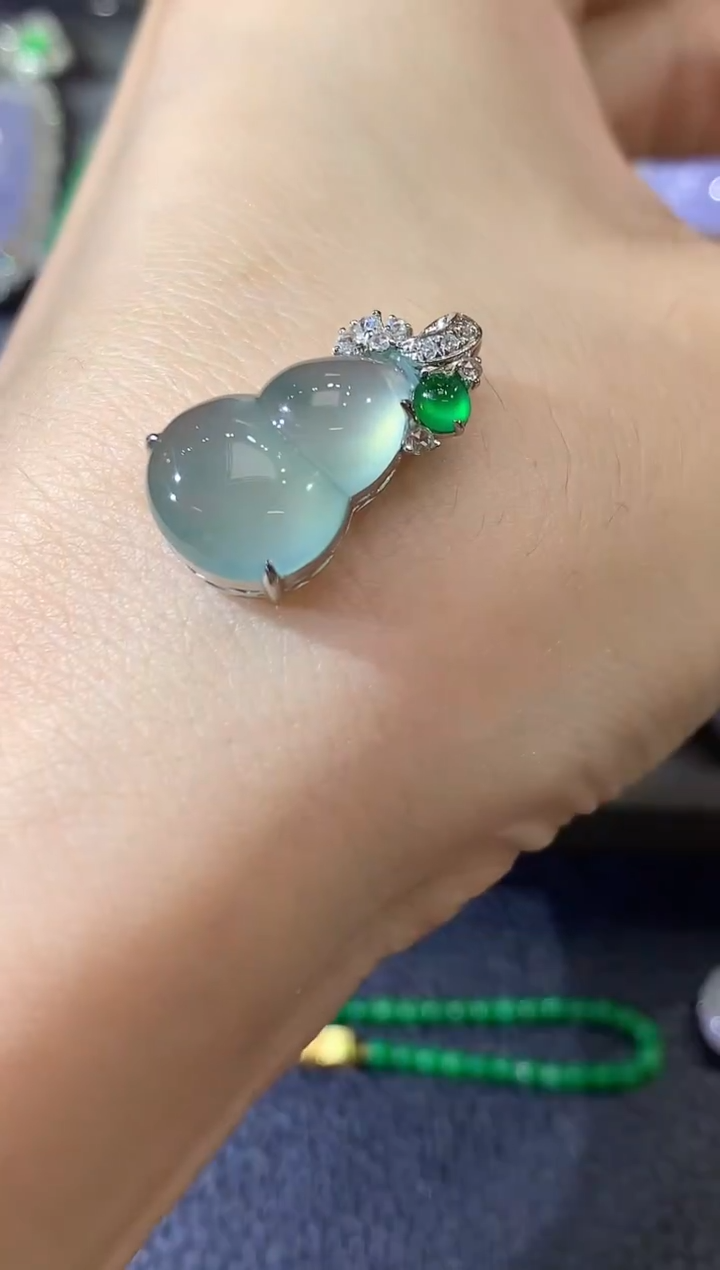 吊坠(不含链)18K金镶嵌翡翠C11