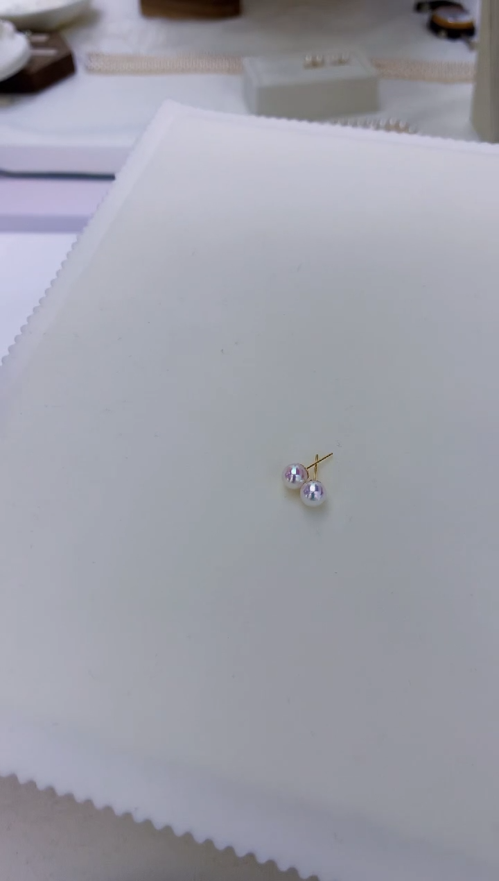 18K金镶嵌饰品海水珍珠5-6素钉定制