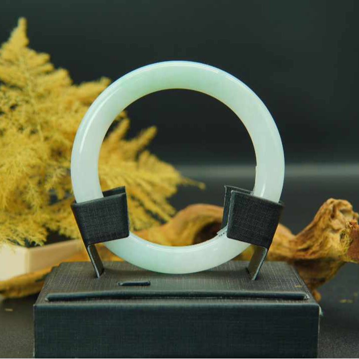 细腻飘花细54圆条成品翡翠手镯50005