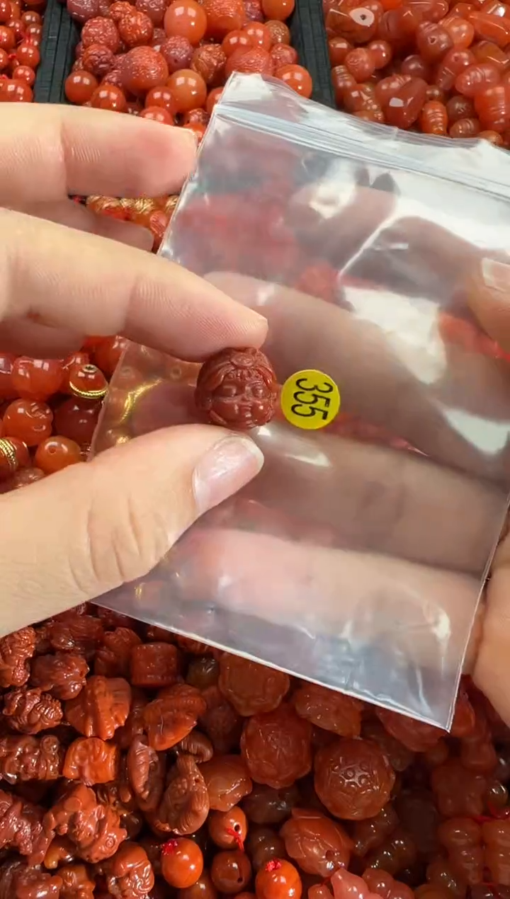 【闪购商品】南红玛瑙颈饰未镶嵌1