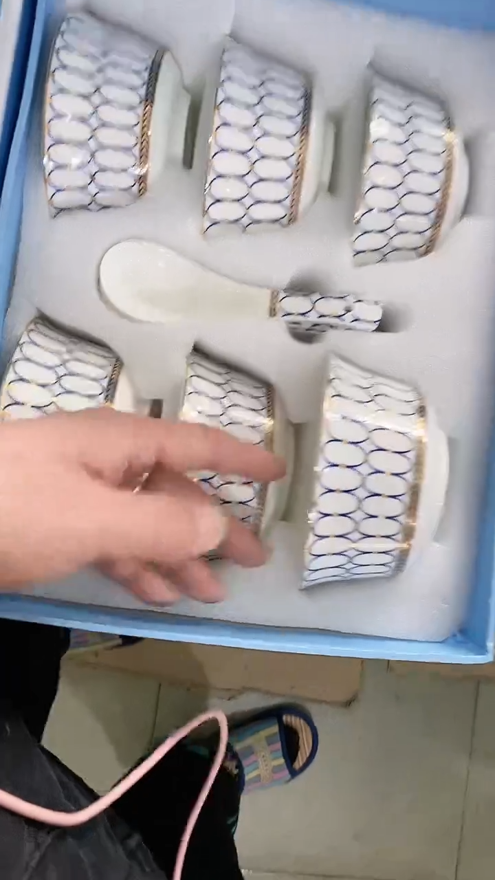 瓷片锅碗瓢盆一件不留@@1