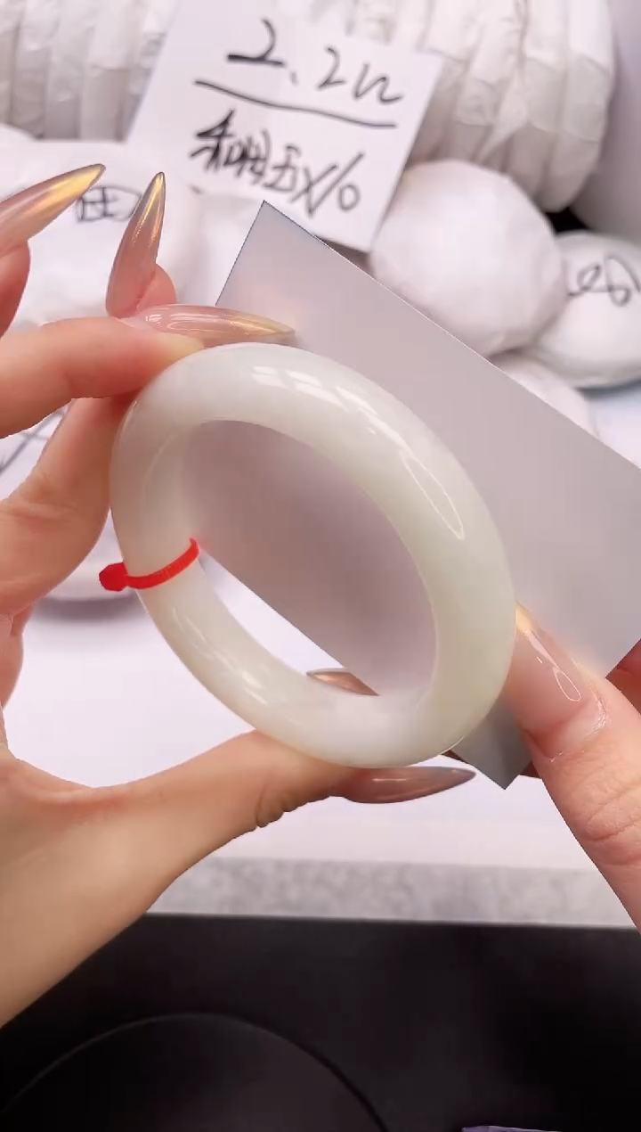 【闪购商品】和田玉手镯未镶嵌8K370-56