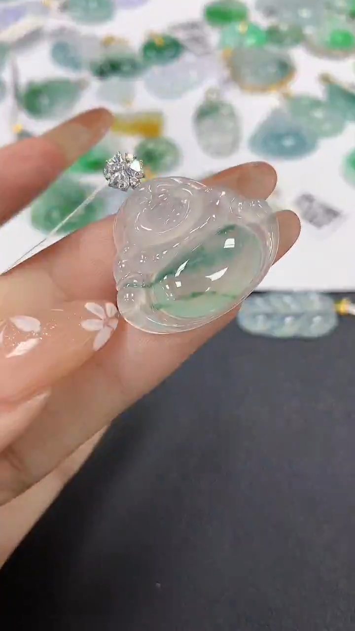 颈饰18K金镶嵌翡翠a货假一赔三支持复检百元上9元证书费自理