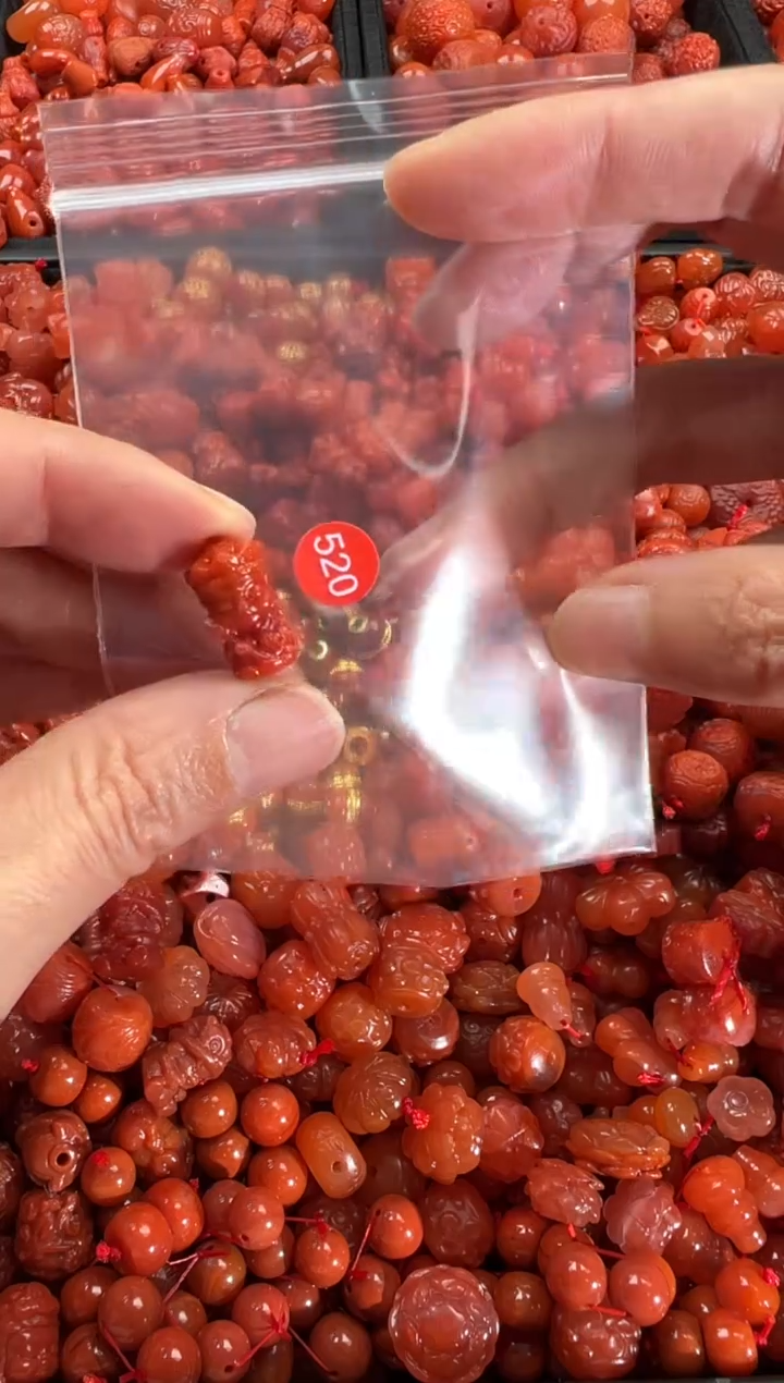 【闪购商品】南红玛瑙颈饰未镶嵌1