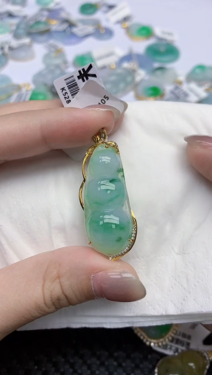 【闪购商品】翡翠颈饰18K金镶嵌天然翡翠A货