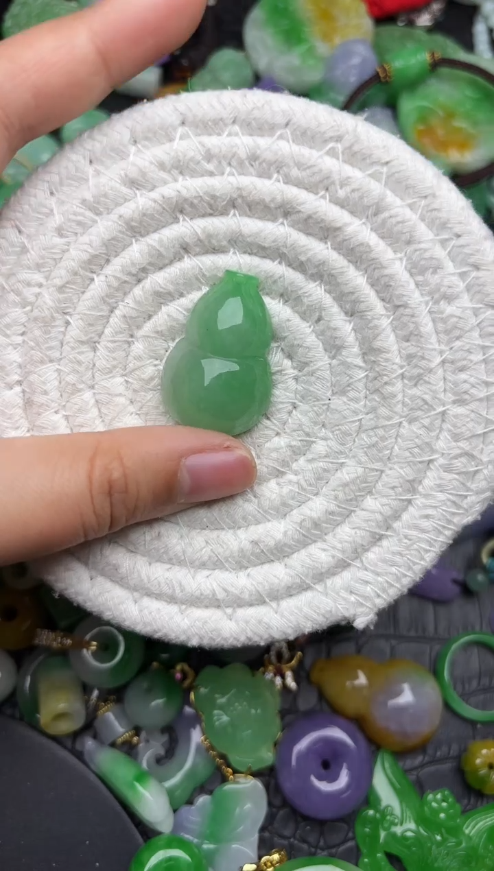 颈饰未镶嵌翡翠缅甸翡翠吊坠