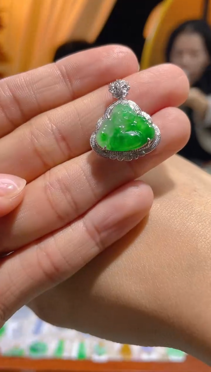 【闪购商品】翡翠颈饰18K金镶嵌假一赔三