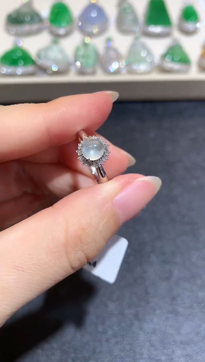 【闪购商品】翡翠戒指18K金镶嵌C27   