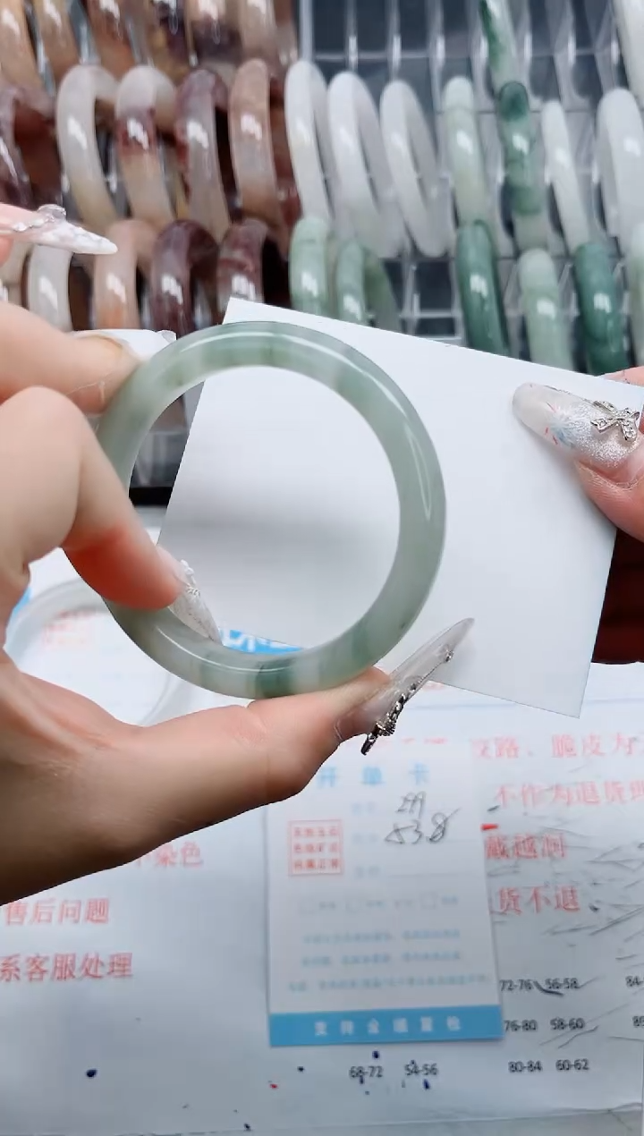 【闪购商品】石英质玉手镯未镶嵌A299-53.8