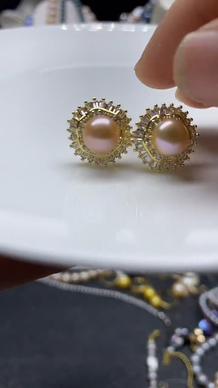 颈饰未镶嵌淡水珍珠多人