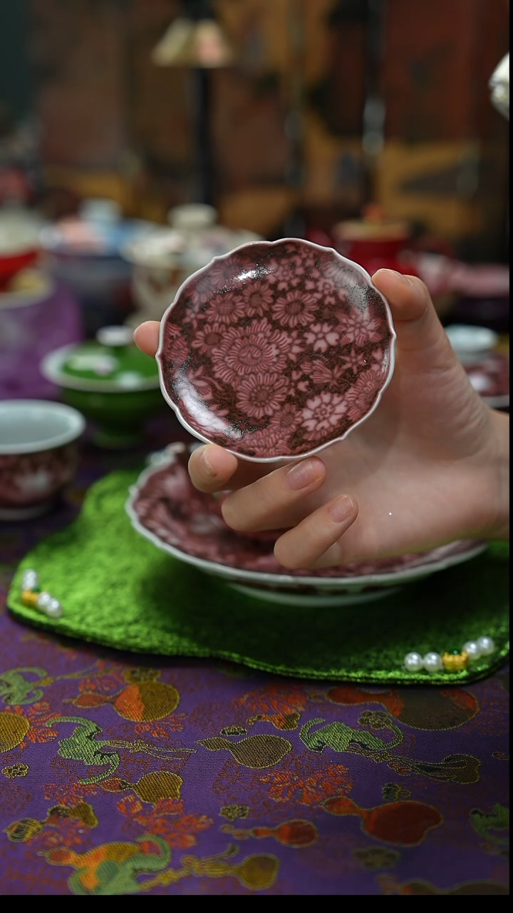 景德镇手工手绘洪武釉里红梅花茶杯垫