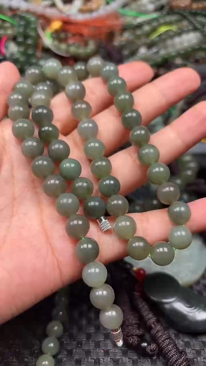 和田玉未镶嵌颈饰1