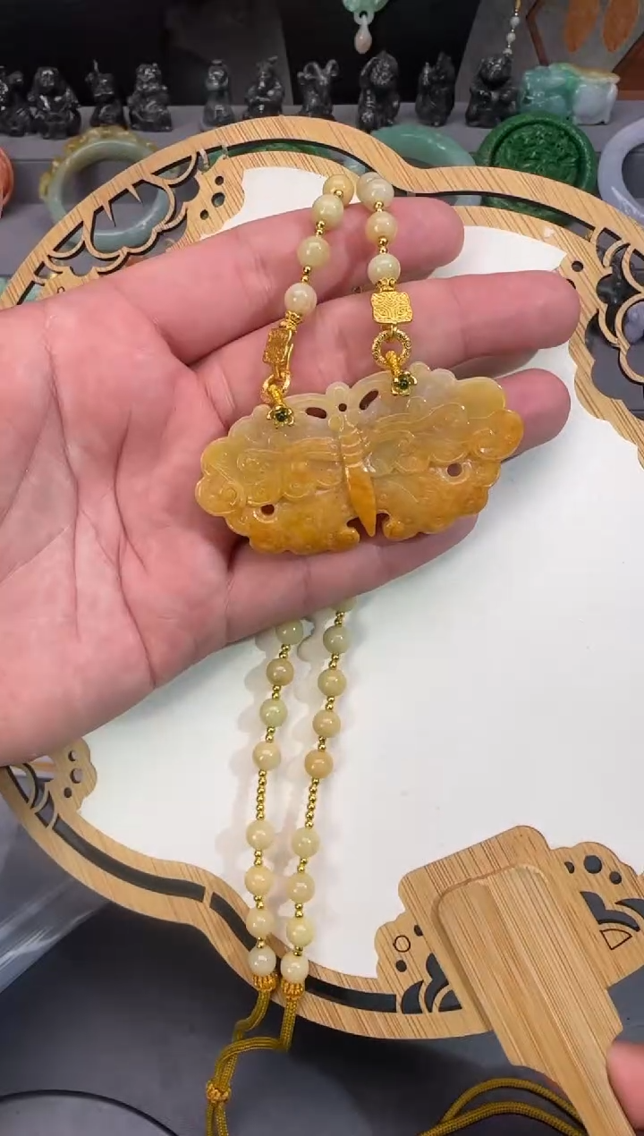 【闪购商品】翡翠颈饰未镶嵌牌子