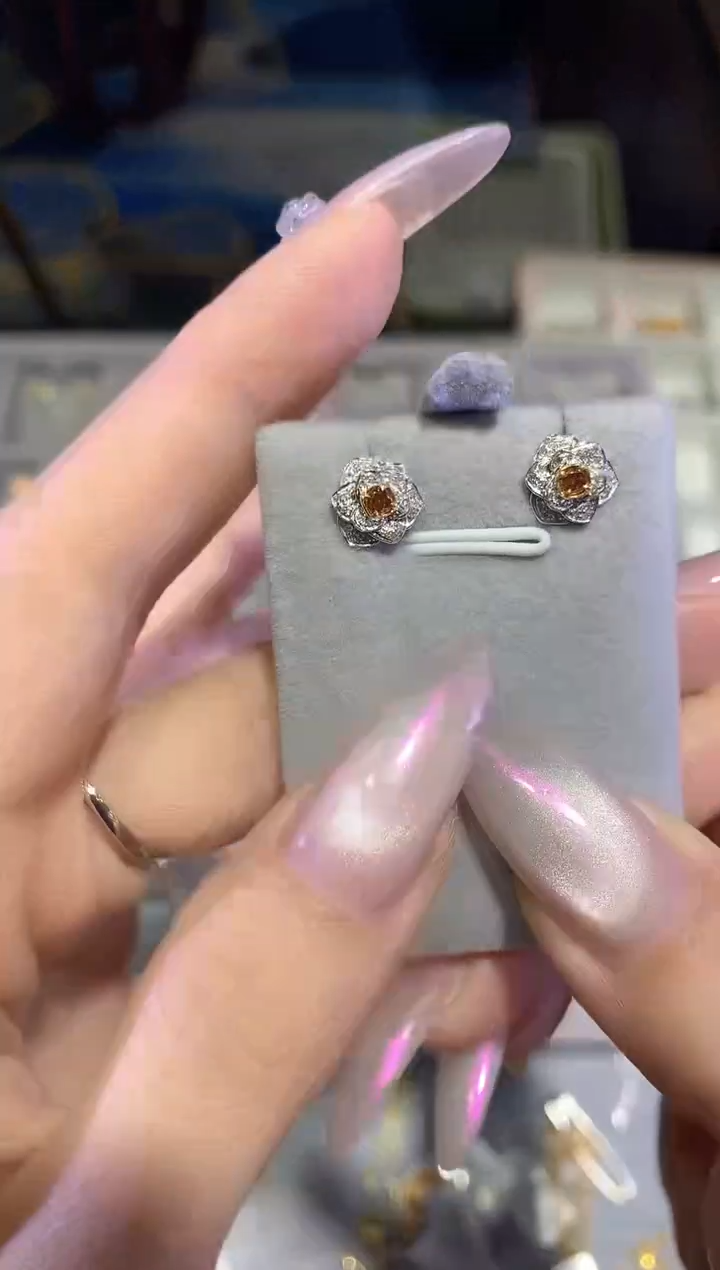 【闪购商品】钻石耳饰18K金镶嵌20分橙钻耳饰